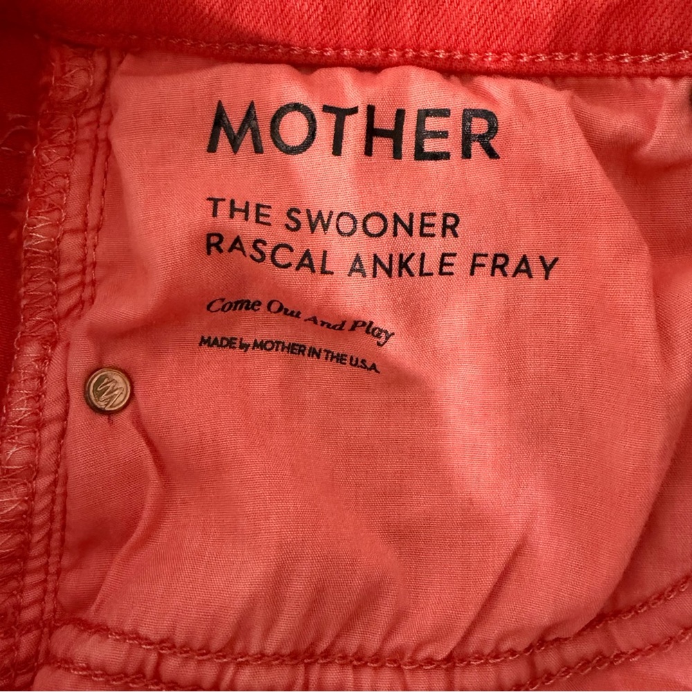 Mother - The Swooner Rascal Ankle Fray in Flame Scarlett - Picture 14 of 15